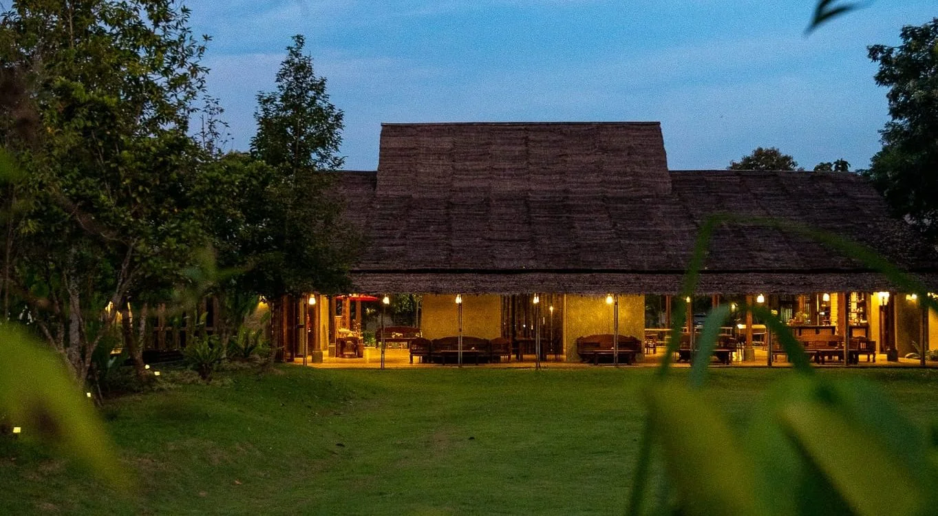 พื้นที่สนามหญ้าสำหรับจัดงานแต่งกลางแจ้ง