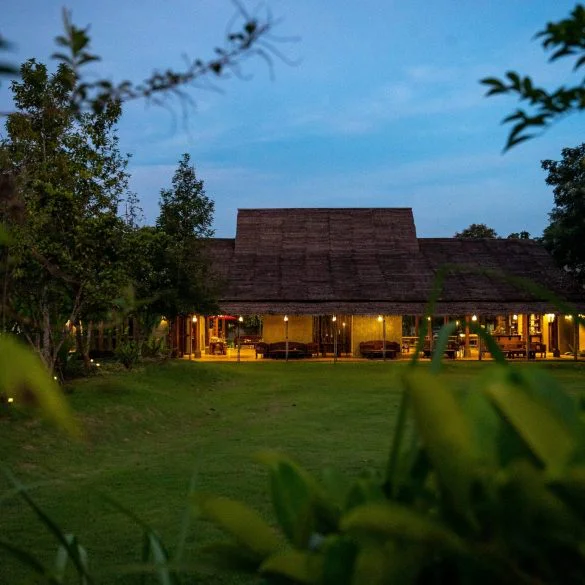 พื้นที่สนามหญ้าสำหรับจัดงานแต่งกลางแจ้ง